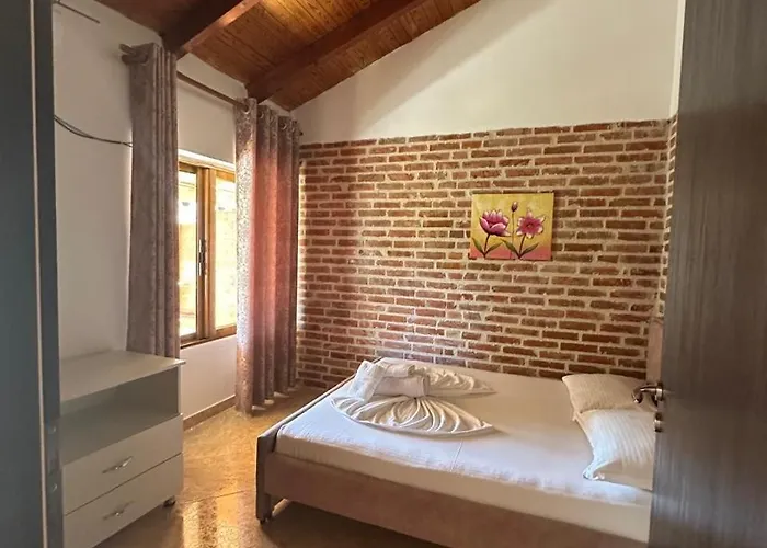 Guest house Nava Ksamil Polisi i Vogel