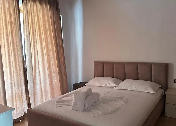 Nava Ksamil Guest house *