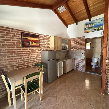 Nava Ksamil Polisi i Vogel