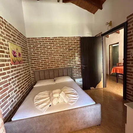 Nava Ksamil Affittacamere *