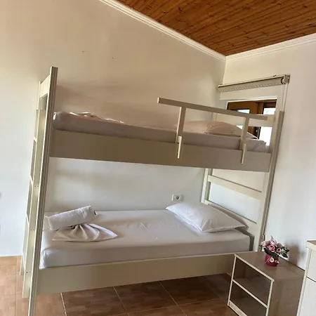 Affittacamere Nava Ksamil *