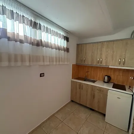 Nava 3* Ksamil