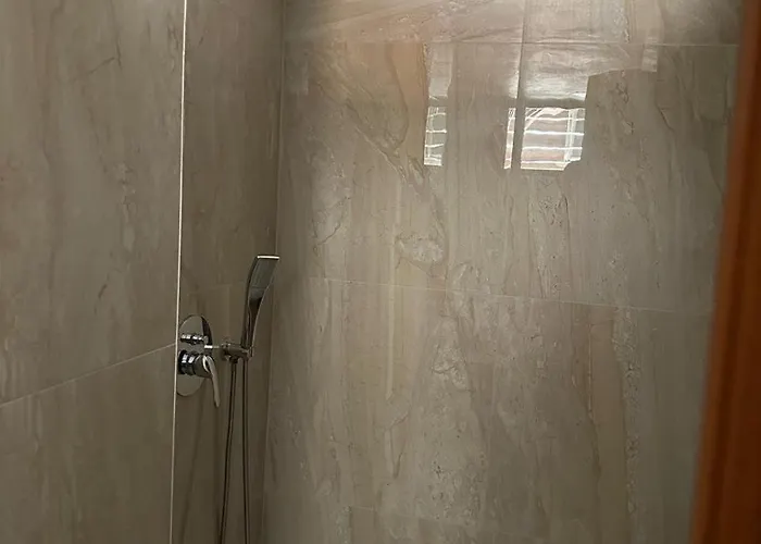 Nava Ksamil Maison d'hôtes Polisi i Vogel